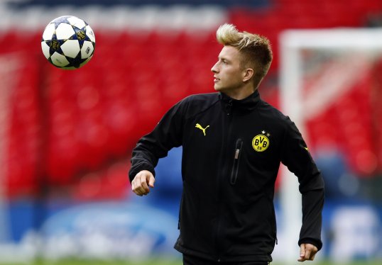 Borussia Dortmund boss Jurgen Klopp will sit down with star duo Mats Hummels and Marco Reus in the coming weeks in a desperate bid to convince them to stay at the club.