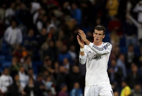 The world’s most expensive player Gareth Bale looked totally out of his depth during the Clasico derby between Real Madrid and Barcelona on Saturday, according to a report in the Spanish media.