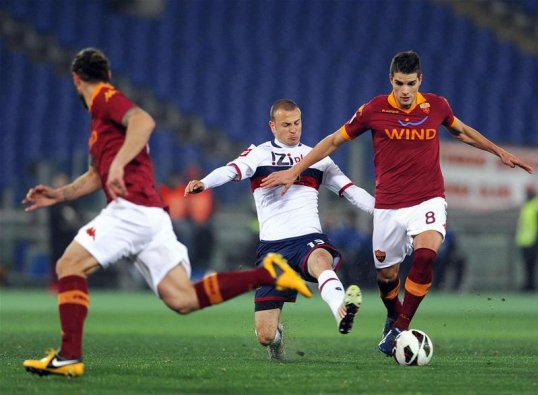 Roma’s Erik Lamela has played down similarities between him and Brazilian Kaká while also stressing he is happy in the Italian capital.