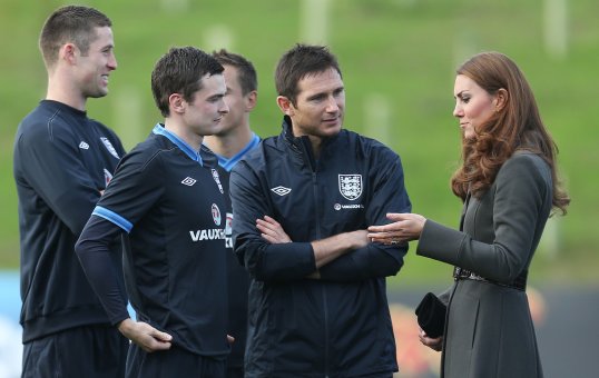 Chelsea midfielder Frank Lampard will not play for England in the World Cup qualifier due to a knee injury.