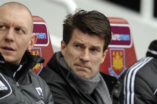 Swansea City manager Michael Laudrup thinks there is no rush for him to sign a new deal with the Welsh club.