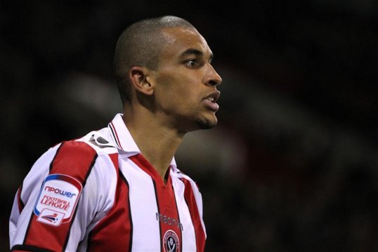 Reading have completed the signing of forward Nick Blackman from Sheffield United on a three-and-a-half-year contract.