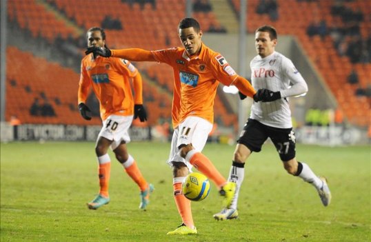 Reading have made a bid to sign Blackpool winger Thomas Ince according to Sky Sports News.