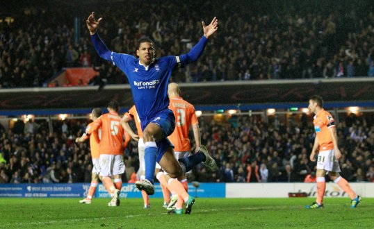 Reading are weighing up a cut-price £1.5 million deal for Birmingham City defender Curtis Davies.