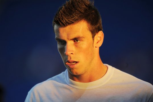 Tottenham Hotspur winger Gareth Bale will not pick and choose his games for Wales, according to team-mate Joe Ledley.