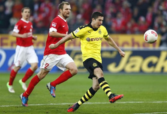 The agent of Borussia Dortmund forward Robert Lewandowski has not ruled out the possibility of the striker joining Italian giants Juventus this January.