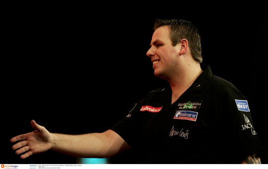 World champion Adrian Lewis has admitted he is targeting the PDC World Championship title for a third consecutive year.