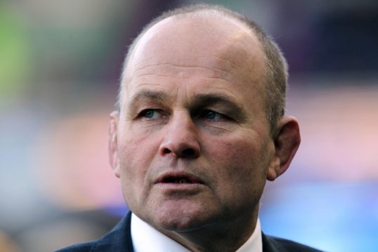 Sean Lineen and Scott Johnson are being viewed as the likeliest candidates to succeed Andy Robinson as Scotland coach.