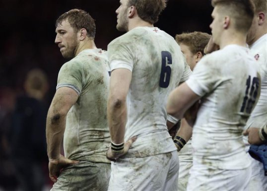 England captain Chris Robshaw said he was devastated to be left out of the British and Irish Lions squad for the tour of Australia.
