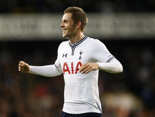 Liverpool are again being linked with a move for Tottenham Hotspur midfielder Gylfi Sigurdsson, SportsDirect News has learned.