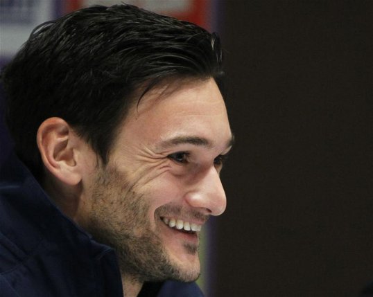 Tottenham Hotspur goalkeeper Hugo Lloris is back in the side's starting XI, as one of six changes manager Andre Villas-Boas has made.