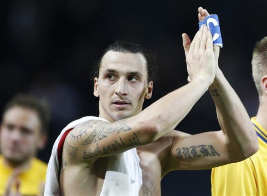 Zlatan Ibrahimović's fourth goal against England  could only be scored by 1% of players who have ever played the game, according to Jan Mølby.