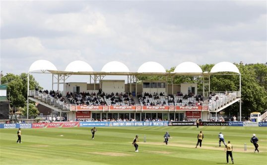 Australia A opener Nic Maddinson knocked a career best of 181 runc against Gloucestershire to guide the tourist to 395-3 during day one at the County Ground.