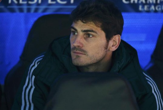 The coach of the Spanish national team Vicente del Bosque has come to the defence of Real Madrid’s Iker Casillas after Jose Mourinho relegated the goalkeeper to a substitute’s role at the club.