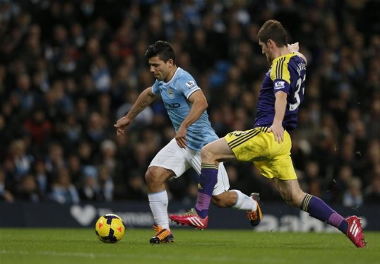 Barcelona have played down talk that they are looking to sign Manchester City striker Sergio Aguero, according to the Daily Mirror.