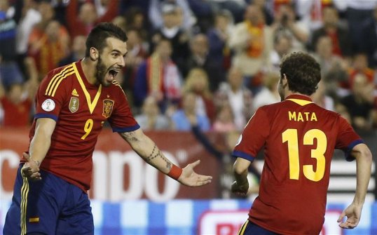 Manchester City forward Alvaro Negredo wants more opportunities to impress Spanish national coach Vicente del Bosque after scoring twice in two games.