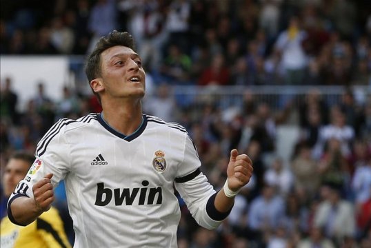 Manchester United's renewed interest in Real Madrid midfielder Mesut Ozil is looking like it will come to nothing after reports indicated the Red Devils were set to make a fresh bid.