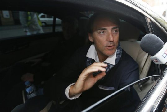 Roberto Mancini said he would fancy a shot at managing Italian Serie A side Napoli in the future.
