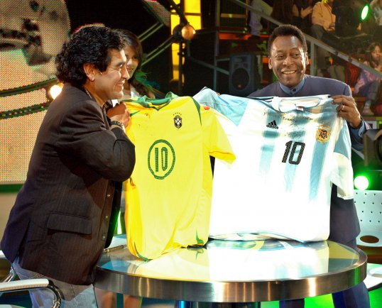 Argentina legend Diego Maradona has taken a major swipe at Pele by claiming his recognition from Fifa