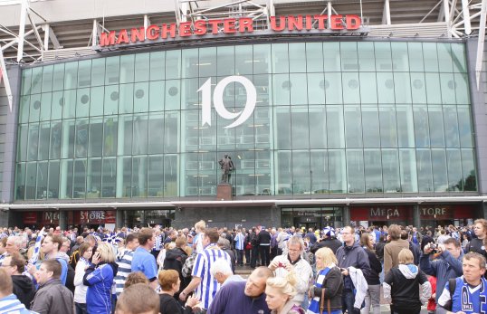 Manchester United have shelved plans to expand Old Trafford to an over 90,000 capacity stadium.
