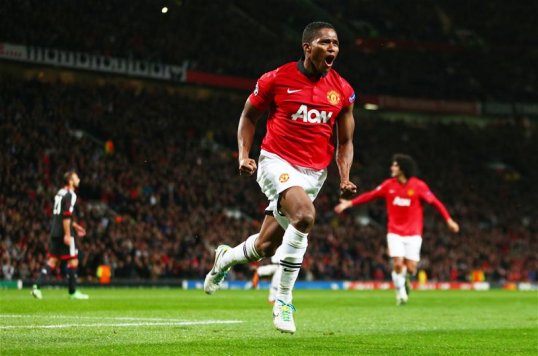 Manchester United’s Antonio Valencia could be set for a link-up with former Wigan boss Roberto Martinez at Everton.
