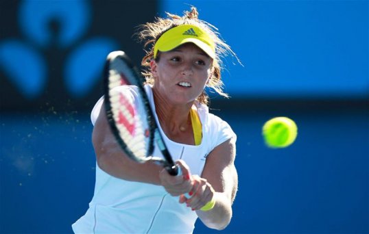 Britain’s Laura Robson and Heather Watson both won their singles matches to seal a play-off place in the Fed Cup Euro/Africa section.