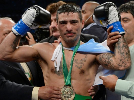 Argentine light-welterweight Lucas Matthysse inflicted ruthless first round knockout of Mike Dallas Jr in Las Vegas to remain in contention for a world title fight.