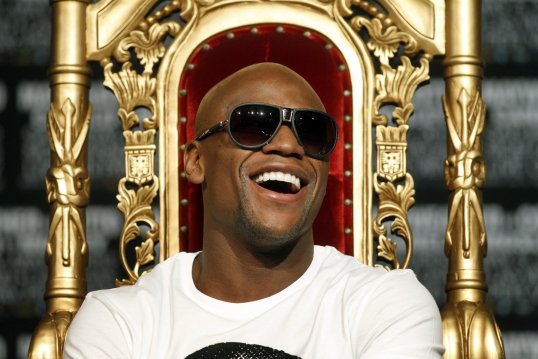 Floyd Mayweather Jr has labelled fellow welterweight boxer Manny Pacquiao as “desperate” after he agreed to take less money in order to clinch a fight with the undefeated boxing superstar.