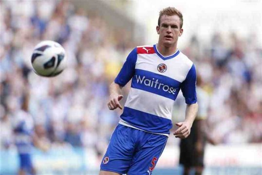 Reading defender Alex Pearce is hoping to hammer out the final details of a new three-year deal in the next few days.