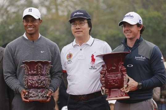 Northern Ireland Rory McIlroy has edged Tiger Woods to victory by stroke in an 18-hole exhibition “duel”.