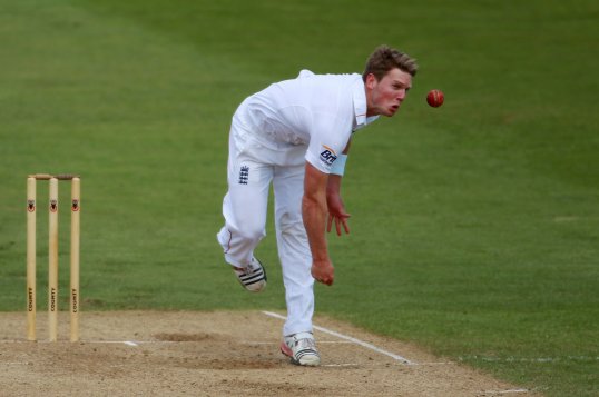 Surrey fast bowler Stuart Meaker has been called into the England squad for the tour of India as cover for the injured Steve Finn.