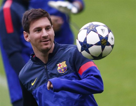Barcelona forward Lionel Messi has been named in the starting line-up for tonight’s Champions League semi-final clash with Bayern Munich.