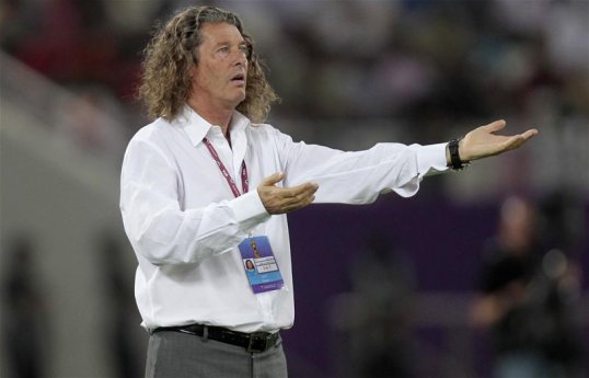 Ex-Senegal and United Arab Emirates coach Bruno Metsu has stepped down as manager of Dubai-based club Al Wasl after being diagnosed with stomach cancer.
