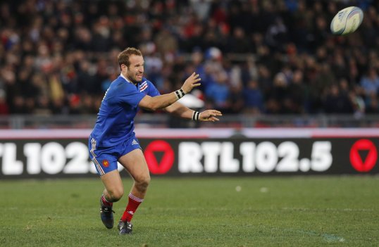France recalled fly-half Frederic Michalak for their Six Nations clash against Ireland on Sunday.