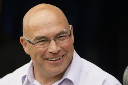 Batley Bulldogs head coach John Kear has urged Championship clubs to keep their identity as dual-registration with Super League clubs grows in popularity.