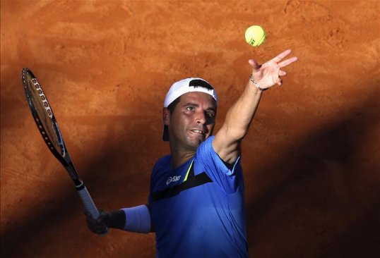 Albert Montanes defeated Frenchman Gael Monfils to secure his sixth ATP title in the Nice Open final.