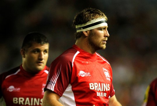 London Welsh captain Jonathan Mills and prop Arthur Joly have both agreed two year contract extensions with the Exiles.