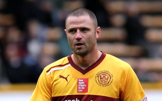 A Michael Higdon's hat-trick gave Motherwell victory as the home side held off a late St Johnstone fight-back.