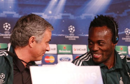 Real Madrid’s on-loan midfielder Michael Essien has defended manager José Mourinho after a season that has seen his relationship with the players constantly questioned.