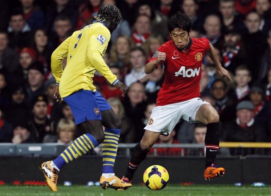 Chelsea manager Jose Mourinho remains a fan of one-time target Shinji Kagawa, and could be ready to offer one of his main playmakers in return to Manchester United to land the Japanese star.