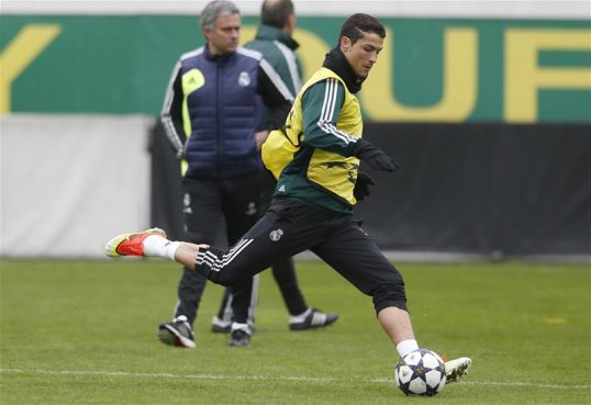 Chelsea manager Jose Mourinho says Cristiano Ronaldo of Real Madrid is the “most professional” player in football, and that he used to take advantage of the forward's global celebrity.