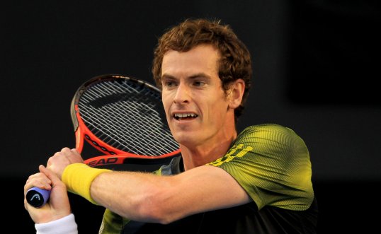 US Open champion Andy Murray has won the first set of his semi-final clash with Roger Federer in the Australian Open.