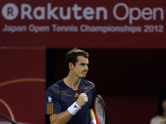 Andy Murray continued his defence of the Japan Open title with a straight-sets victory over Lukas Lacko.