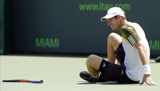 Number two seed Andy Murray suffered a humiliating 6-1 defeat in the opening set of his match with Stanislas Wawrinka in the third Round of the Monte Carlo Masters.