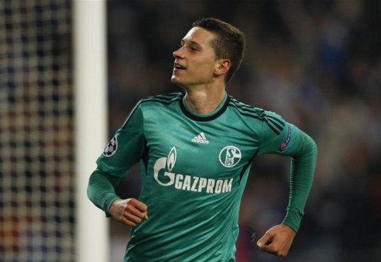 Schalke 04 midfielder Julian Draxler has fuelled speculation of a possible move to one of the big Premier League clubs during the January transfer window.