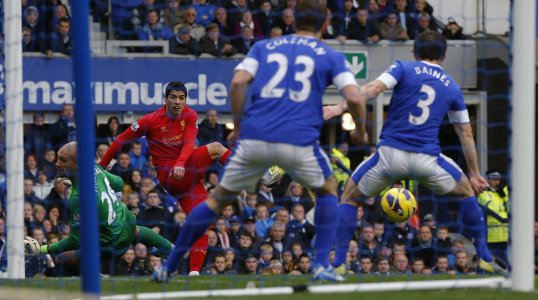 Phil Neville believes Everton must start winning games if they are to stay in the top four.
