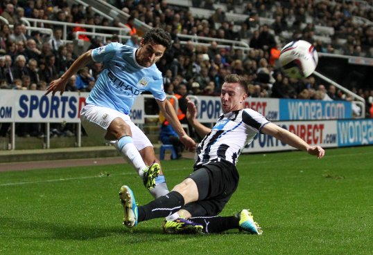 Newcastle United boss Alan Pardew has confirmed young defender Paul Dummett has been offered a new contract.