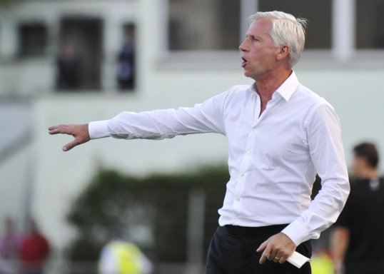 Newcastle United manager Alan Pardew has said he wants the club to focus on league success and gaining a place in Europe.