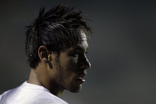 Santos chairman Luis Alvaro has claimed the club are preparing to offer Neymar a new contract.