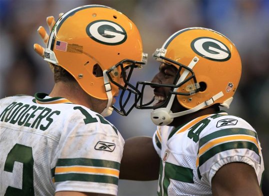 Minnesota Vikings wide-receiver Greg Jennings has apologised for comments he made about former Green Bay Packers teammate Aaron Rodgers.